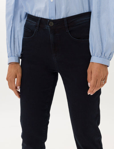 Mary Jeans in Clean Dark Blue