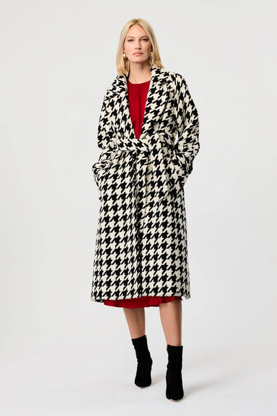 Brandy Houndstooth Coat in Jet Optic