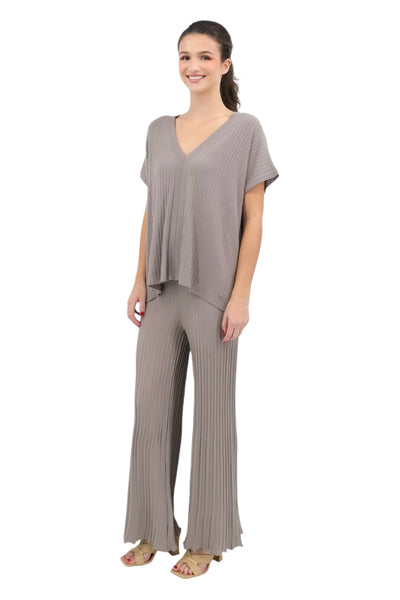 Julia Wide-Leg Pant in Taupe