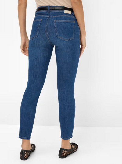 Shakira Skinny Jean in Used Regular Blue